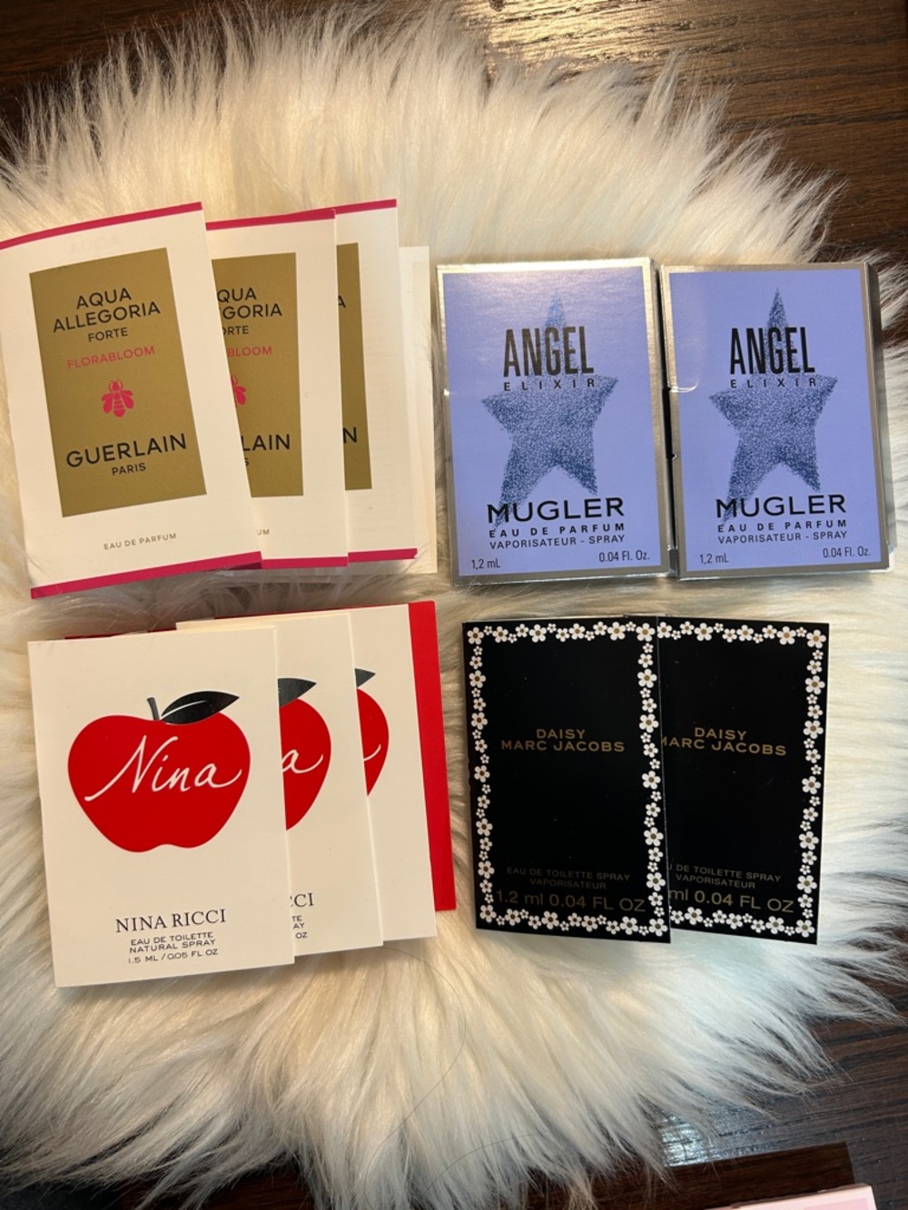 10 pieces women’s samples collection